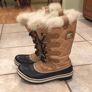 Joan of Ark Sorel winter boots